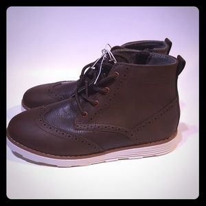 Cat & Jack Boys Brown Shoes Sz 6
